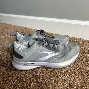 Brooks Levitate 4